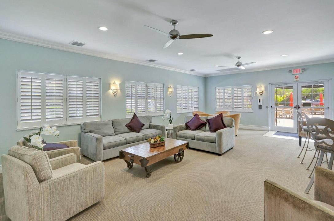 For Rent: $3,300 (1 beds, 1 baths, 793 Square Feet)