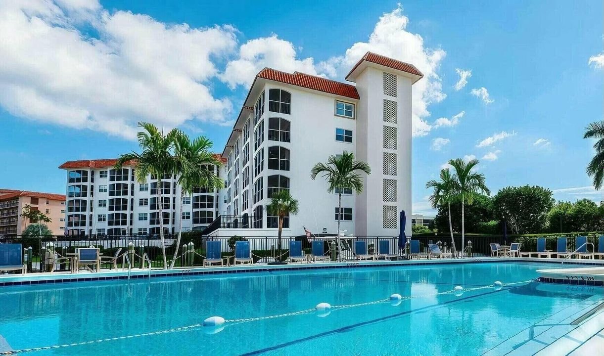 For Rent: $3,300 (1 beds, 1 baths, 793 Square Feet)