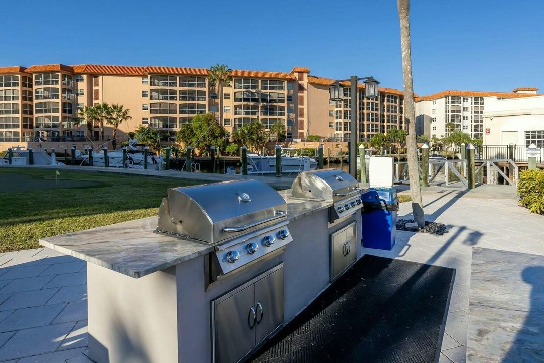 For Rent: $3,300 (1 beds, 1 baths, 793 Square Feet)