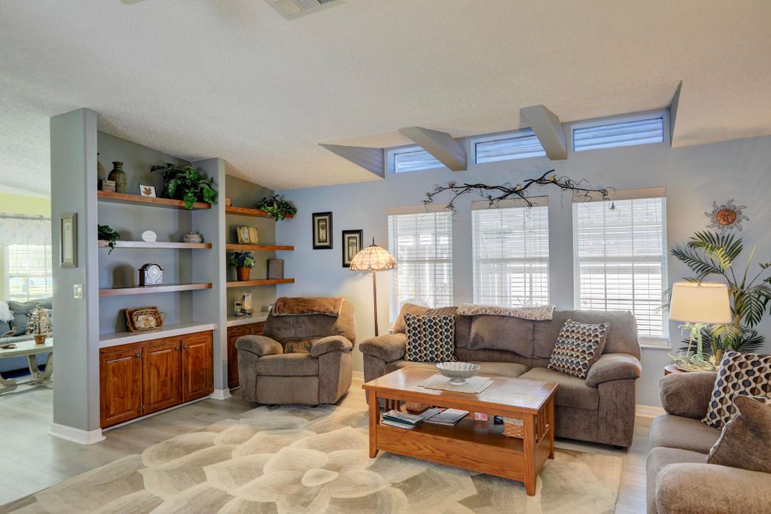 Activo con contrato: $283,500 (3 camas, 2 baños, 1679 Pies cuadrados)