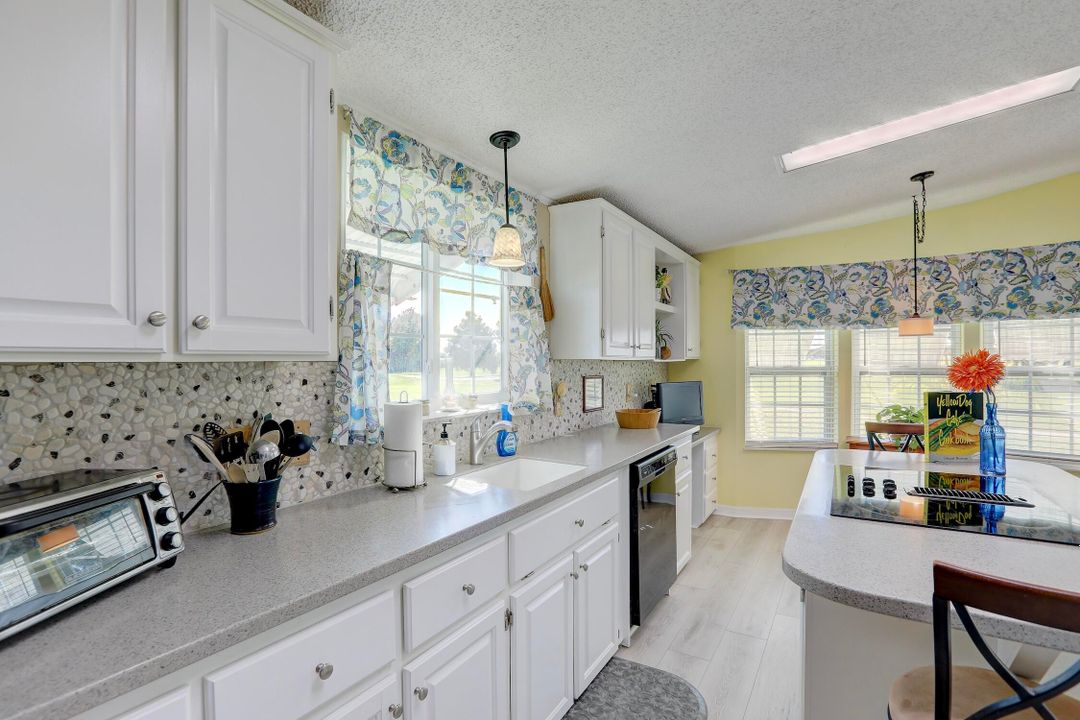 Activo con contrato: $283,500 (3 camas, 2 baños, 1679 Pies cuadrados)