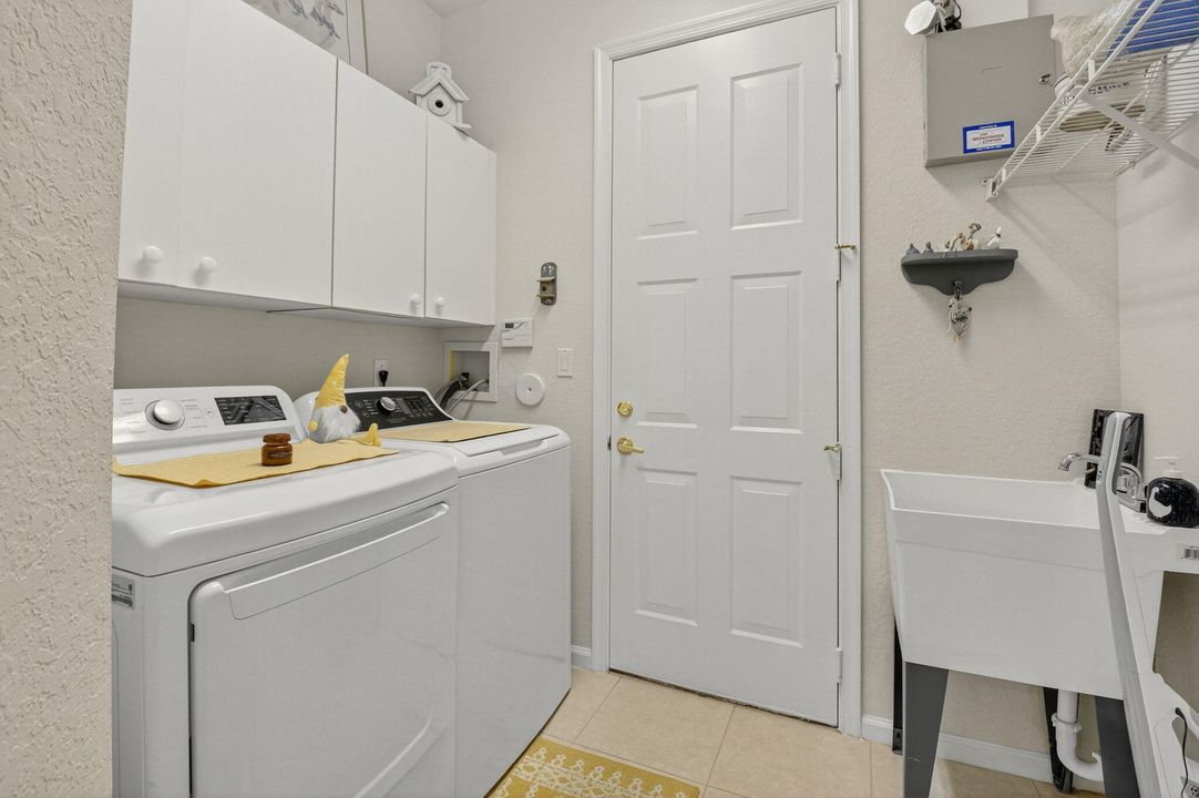 Activo con contrato: $409,000 (3 camas, 2 baños, 1599 Pies cuadrados)