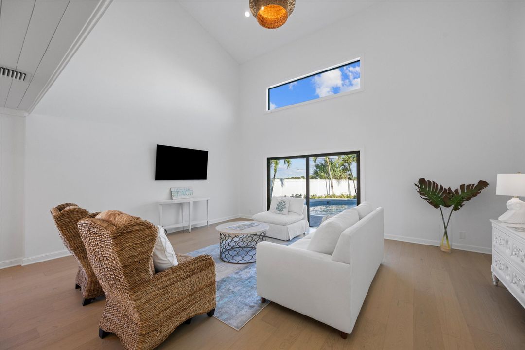 На продажу: $2,145,000 (4 спален, 4 ванн, 2482 Квадратных фут)