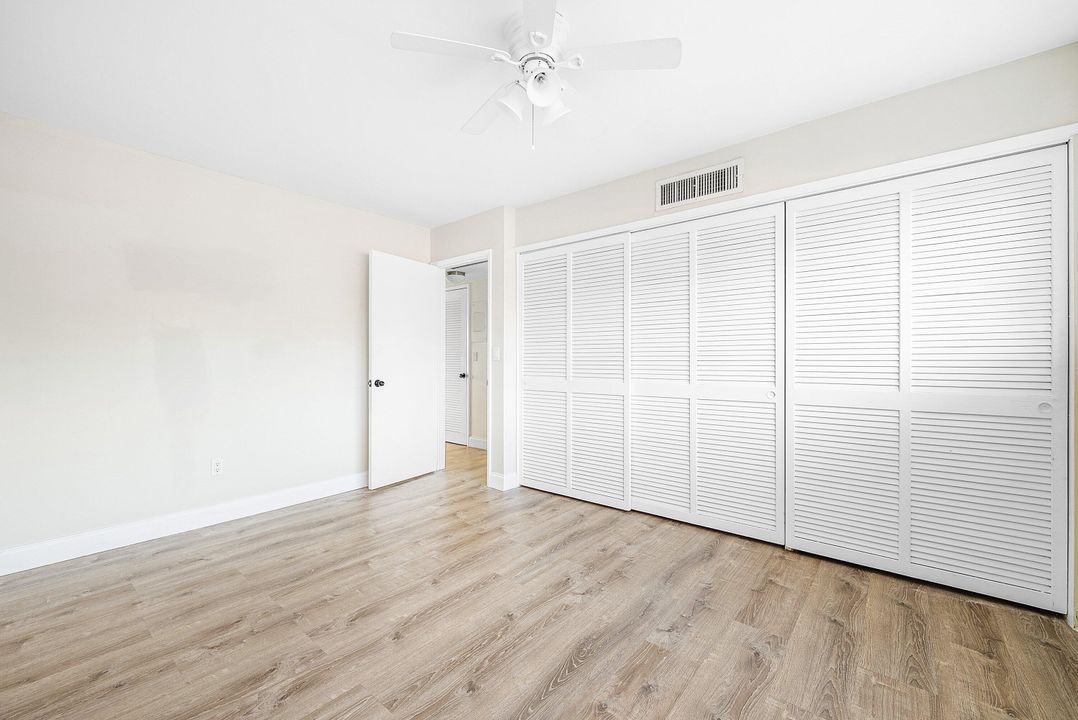 合同活跃: $1,950 (2 贝兹, 1 浴室, 875 平方英尺)