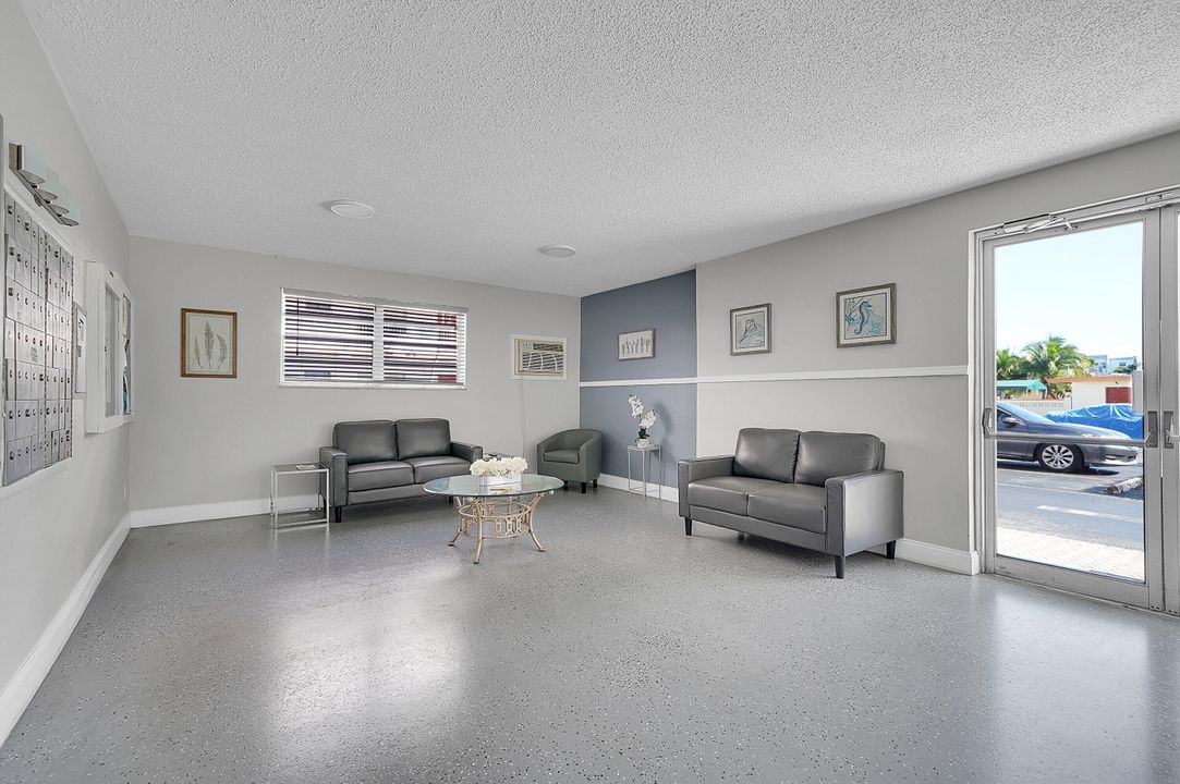 Под контрактом: $100,000 (2 спален, 2 ванн, 1088 Квадратных фут)