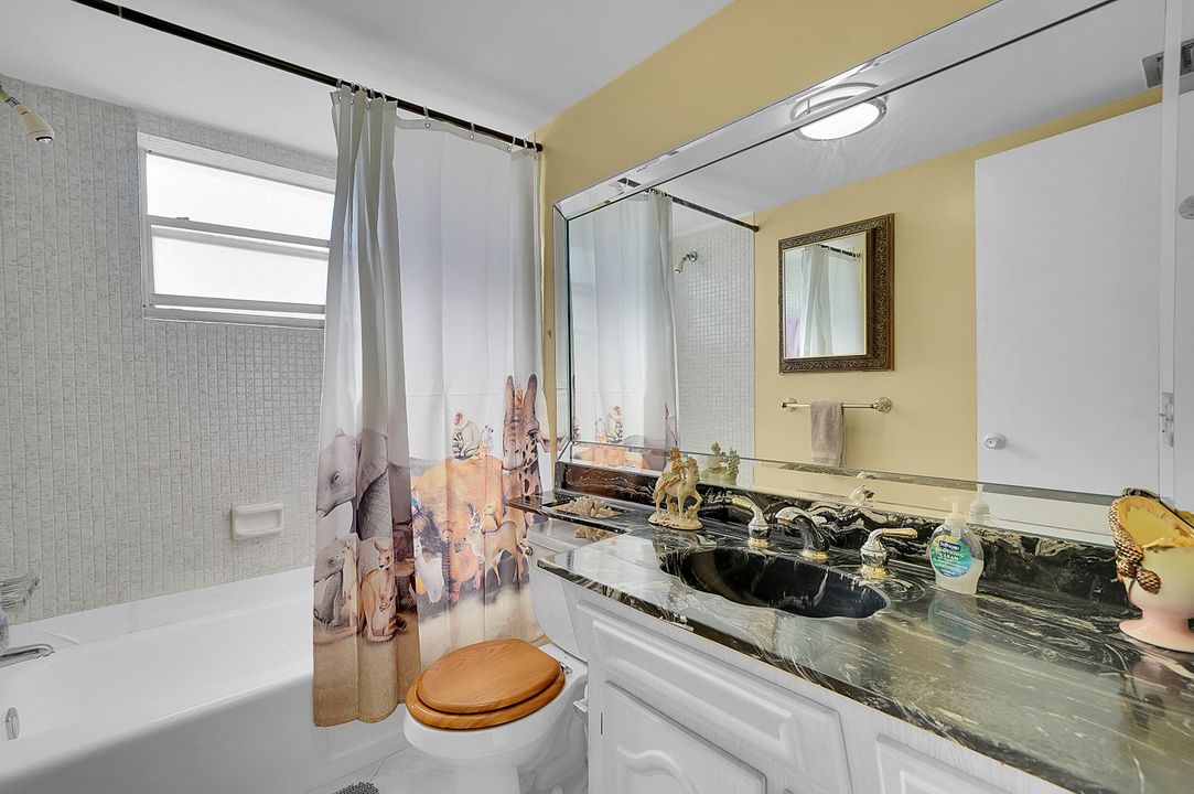 Под контрактом: $100,000 (2 спален, 2 ванн, 1088 Квадратных фут)