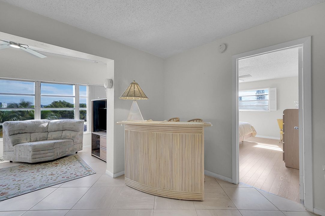 Под контрактом: $100,000 (2 спален, 2 ванн, 1088 Квадратных фут)