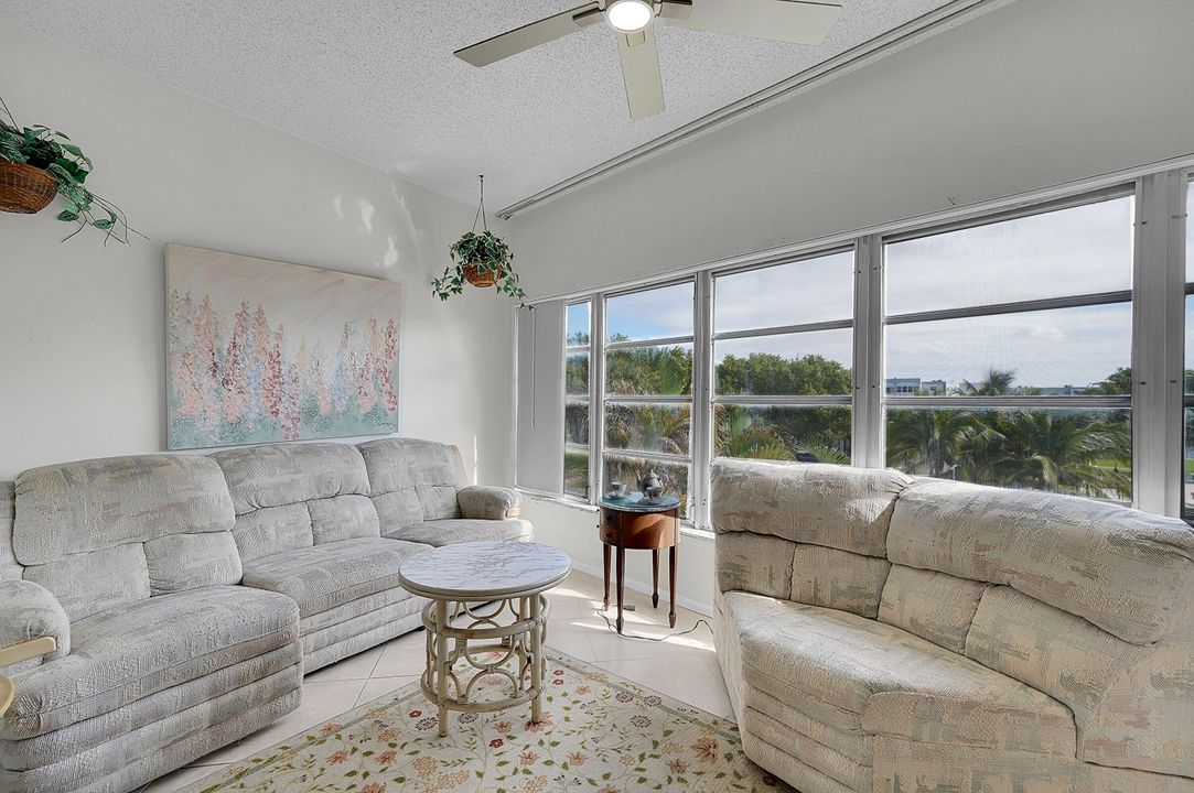 Под контрактом: $100,000 (2 спален, 2 ванн, 1088 Квадратных фут)