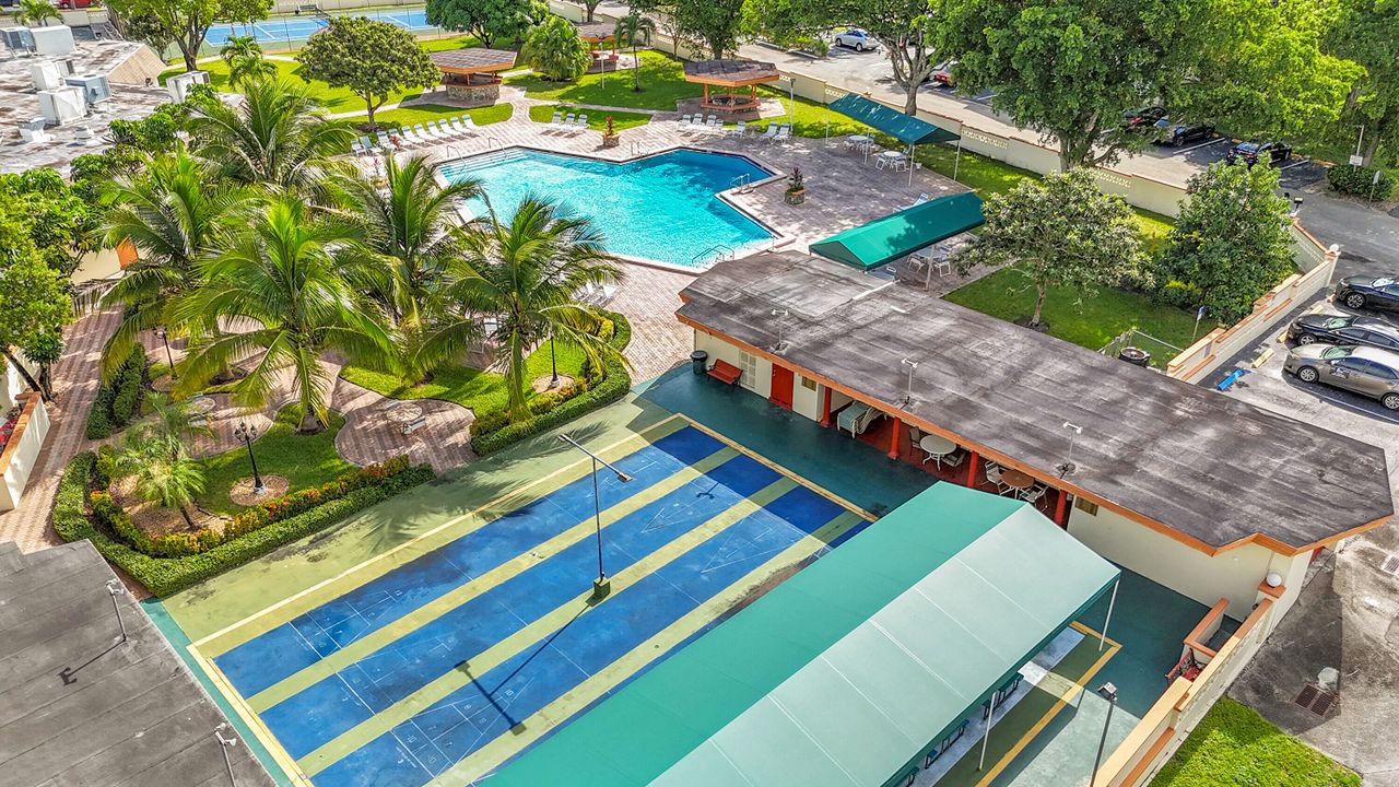 Под контрактом: $100,000 (2 спален, 2 ванн, 1088 Квадратных фут)