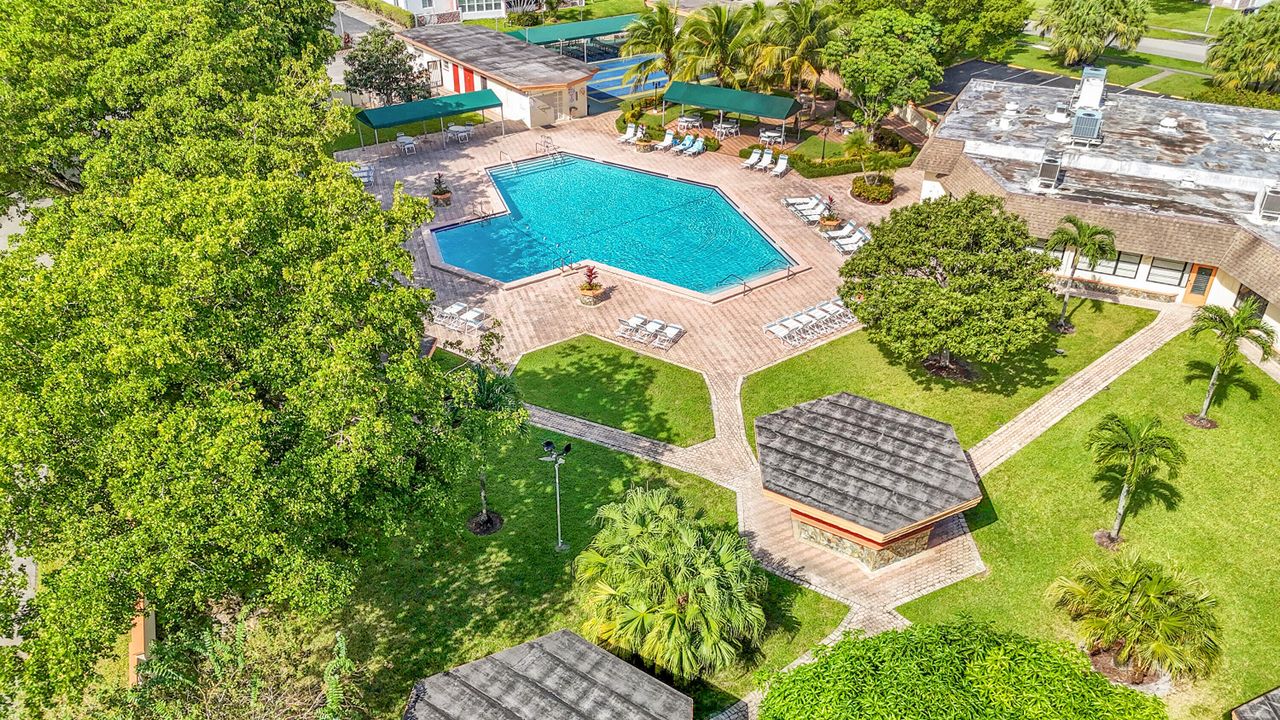 Под контрактом: $100,000 (2 спален, 2 ванн, 1088 Квадратных фут)