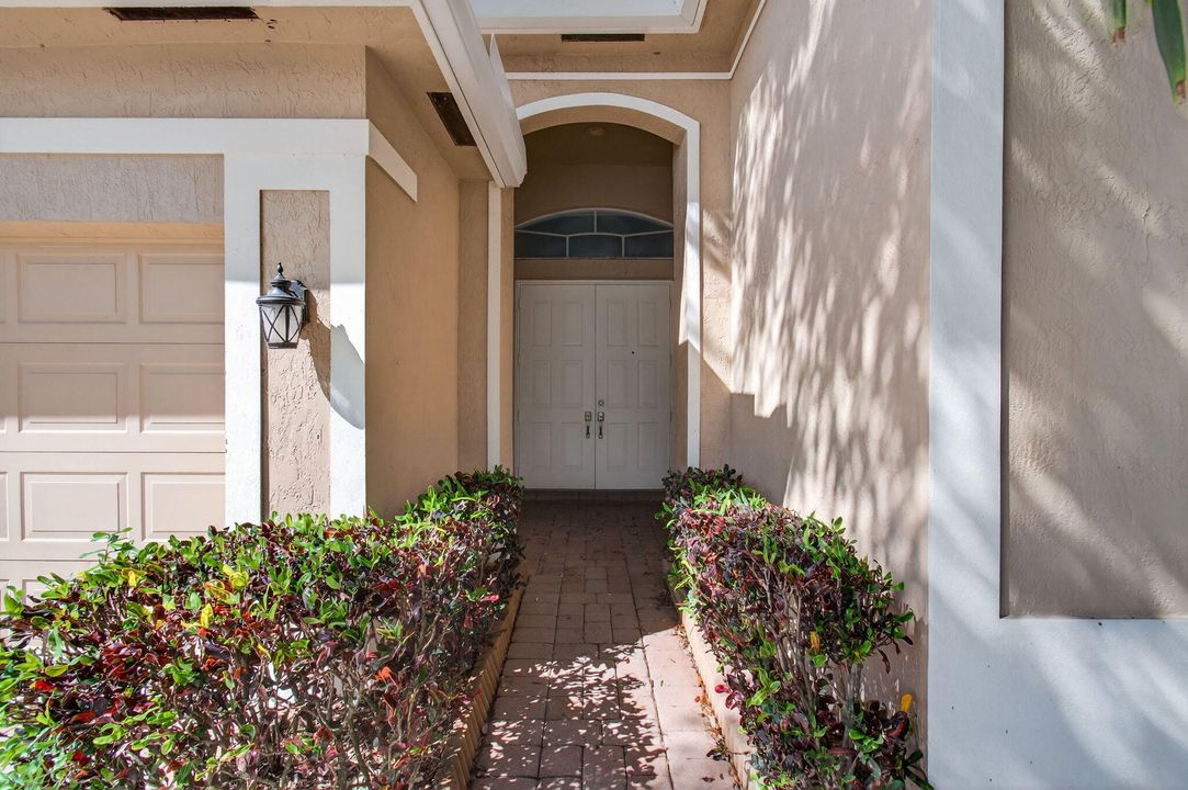 В аренду: $6,000 (4 спален, 2 ванн, 2229 Квадратных фут)