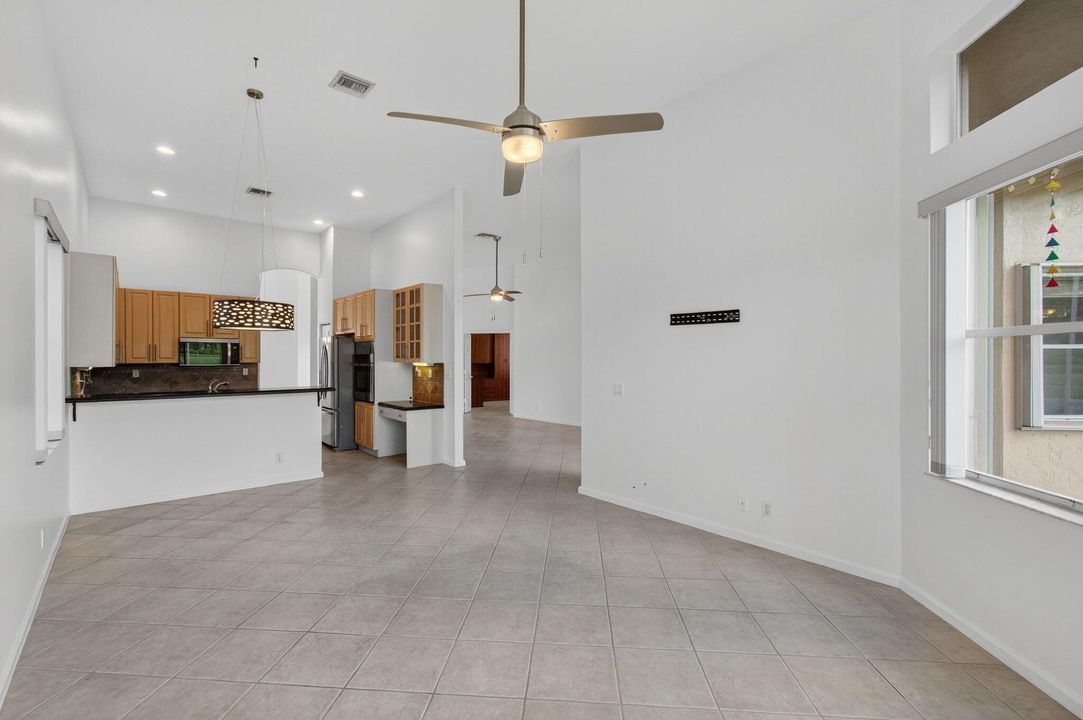 В аренду: $6,000 (4 спален, 2 ванн, 2229 Квадратных фут)