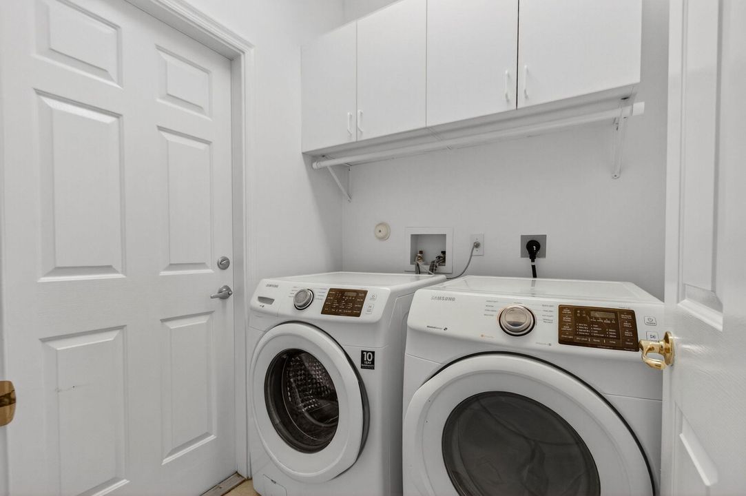 В аренду: $6,000 (4 спален, 2 ванн, 2229 Квадратных фут)