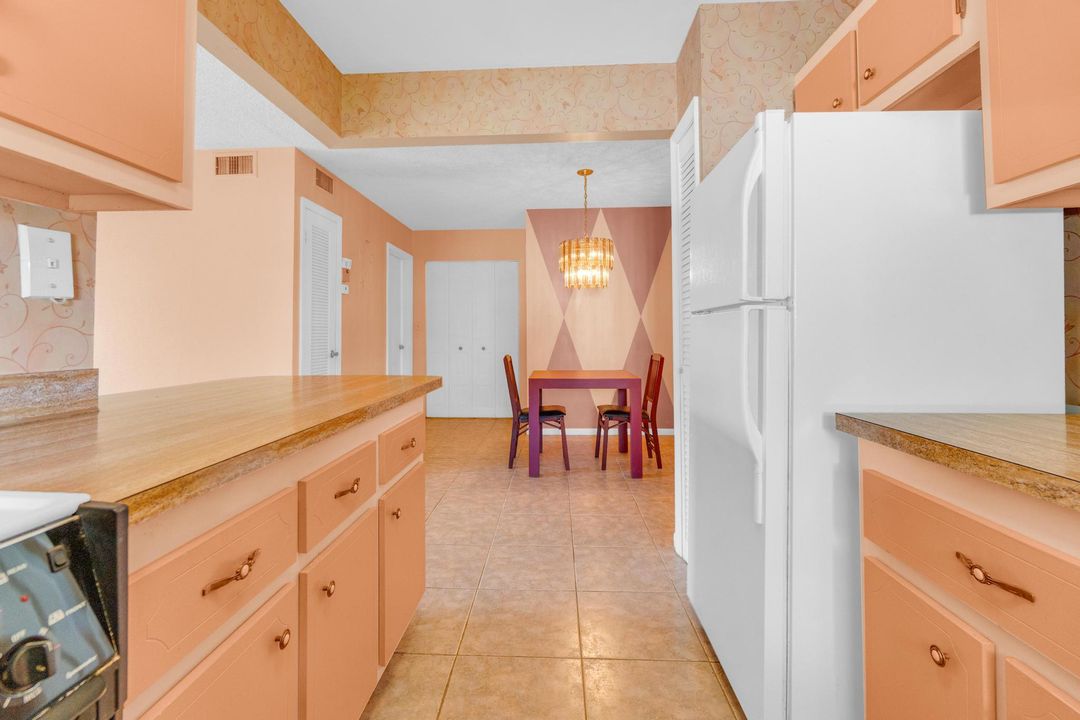 合同活跃: $150,000 (1 贝兹, 1 浴室, 729 平方英尺)