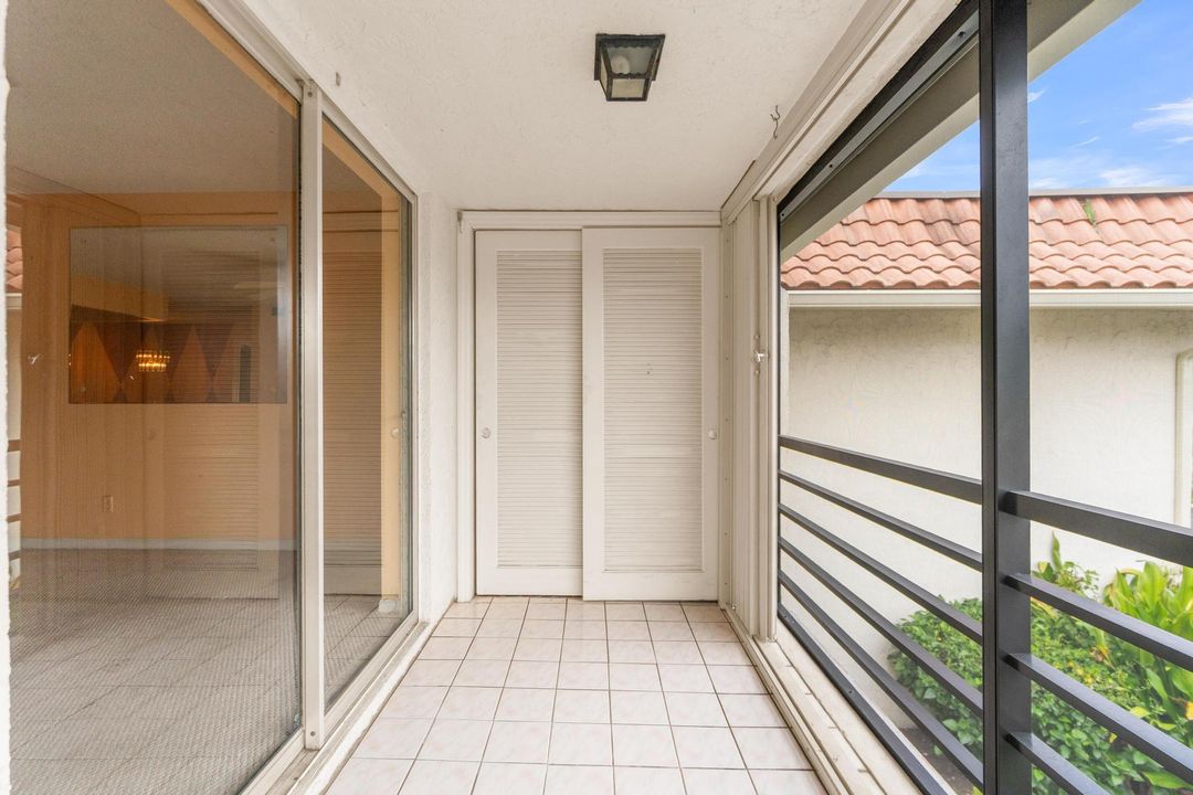 合同活跃: $150,000 (1 贝兹, 1 浴室, 729 平方英尺)