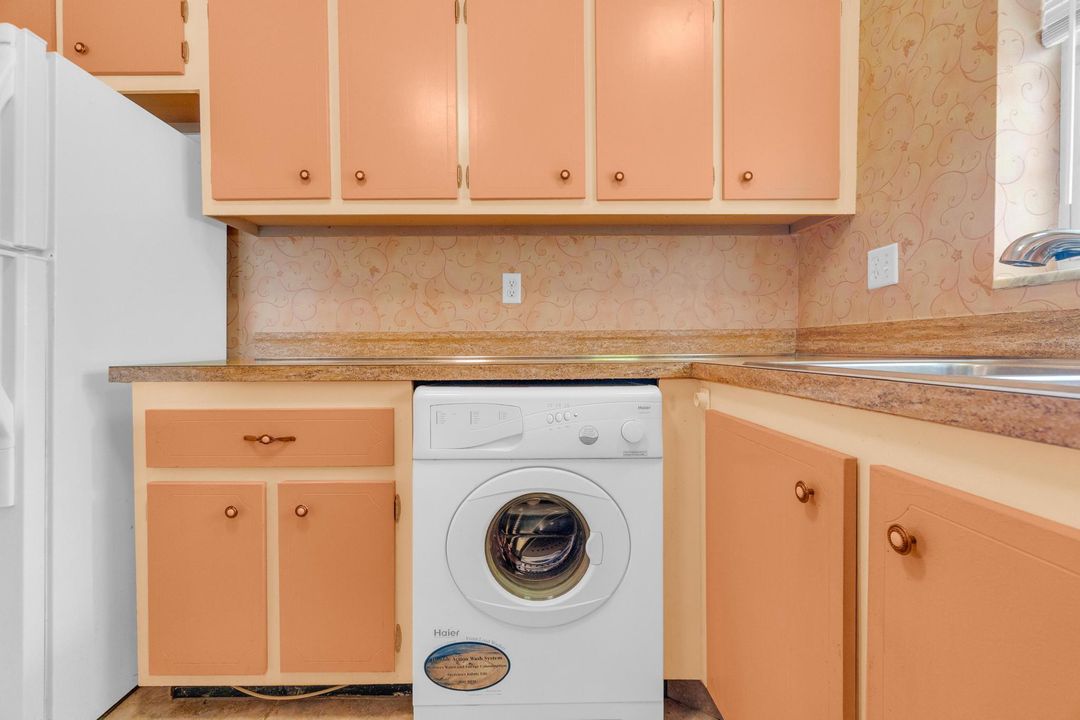 合同活跃: $150,000 (1 贝兹, 1 浴室, 729 平方英尺)