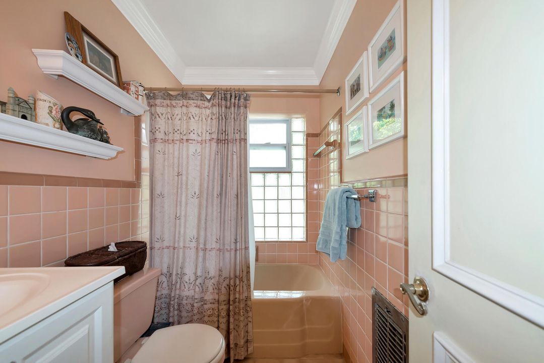 Activo con contrato: $925,000 (2 camas, 2 baños, 1056 Pies cuadrados)