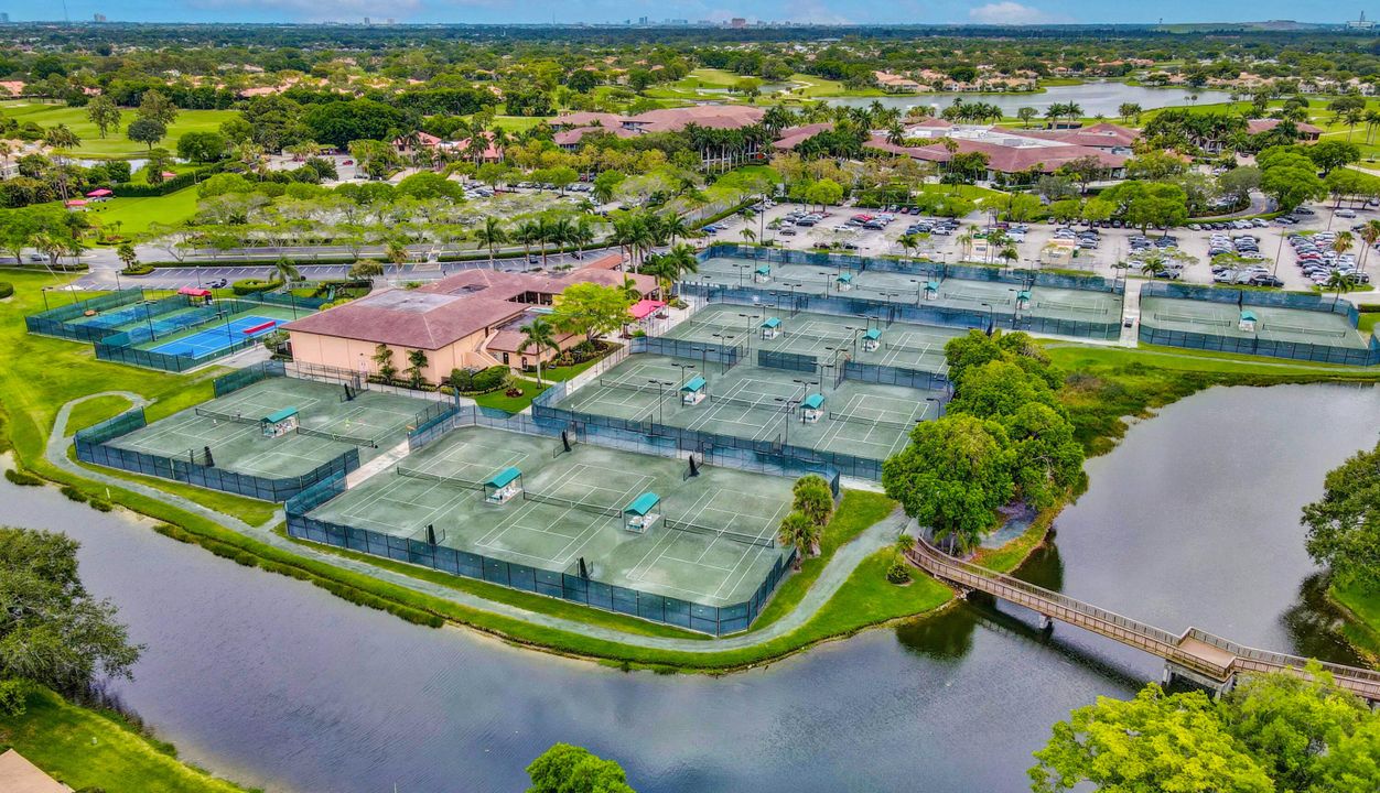 For Sale: $1,499,000 (5 beds, 4 baths, 2877 Square Feet)