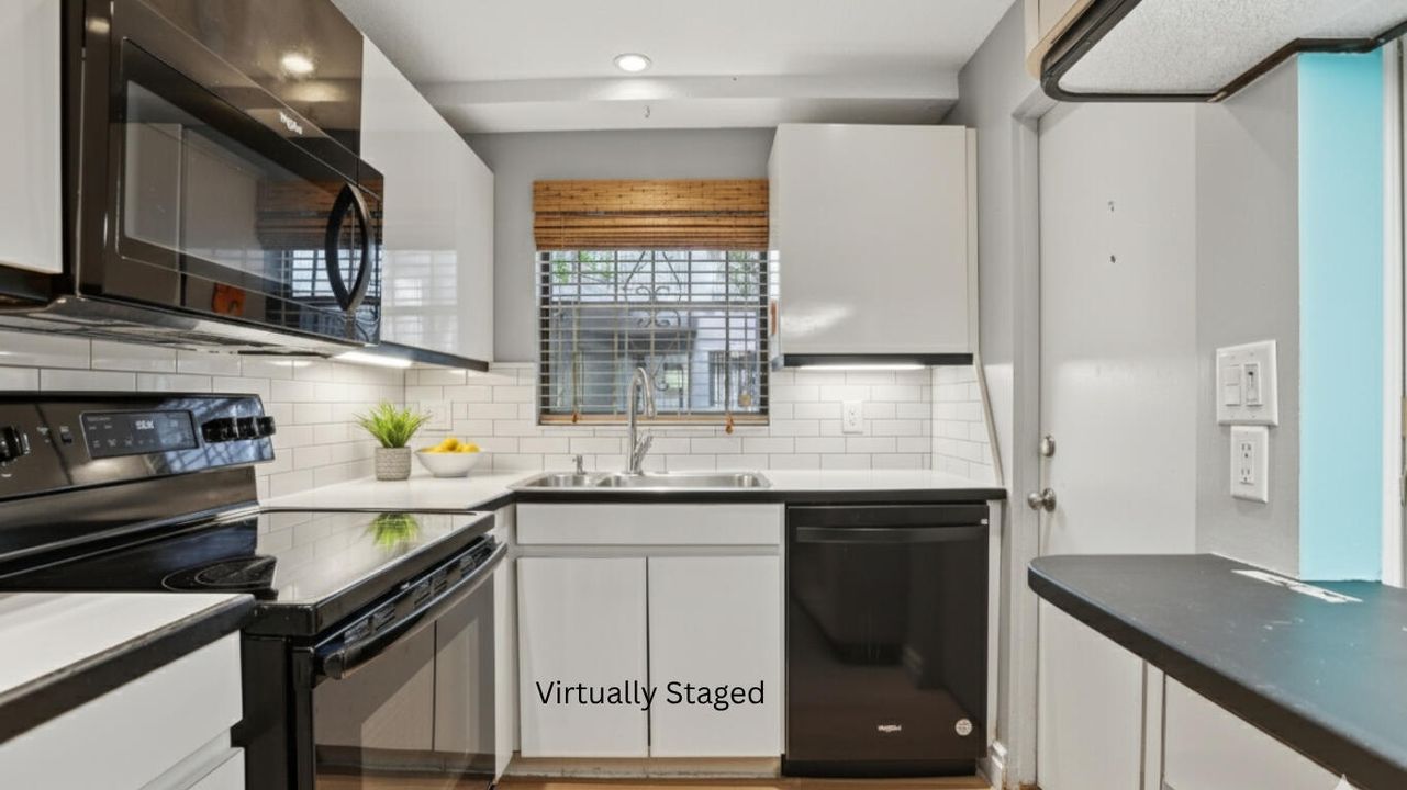 En Venta: $219,000 (2 camas, 2 baños, 975 Pies cuadrados)