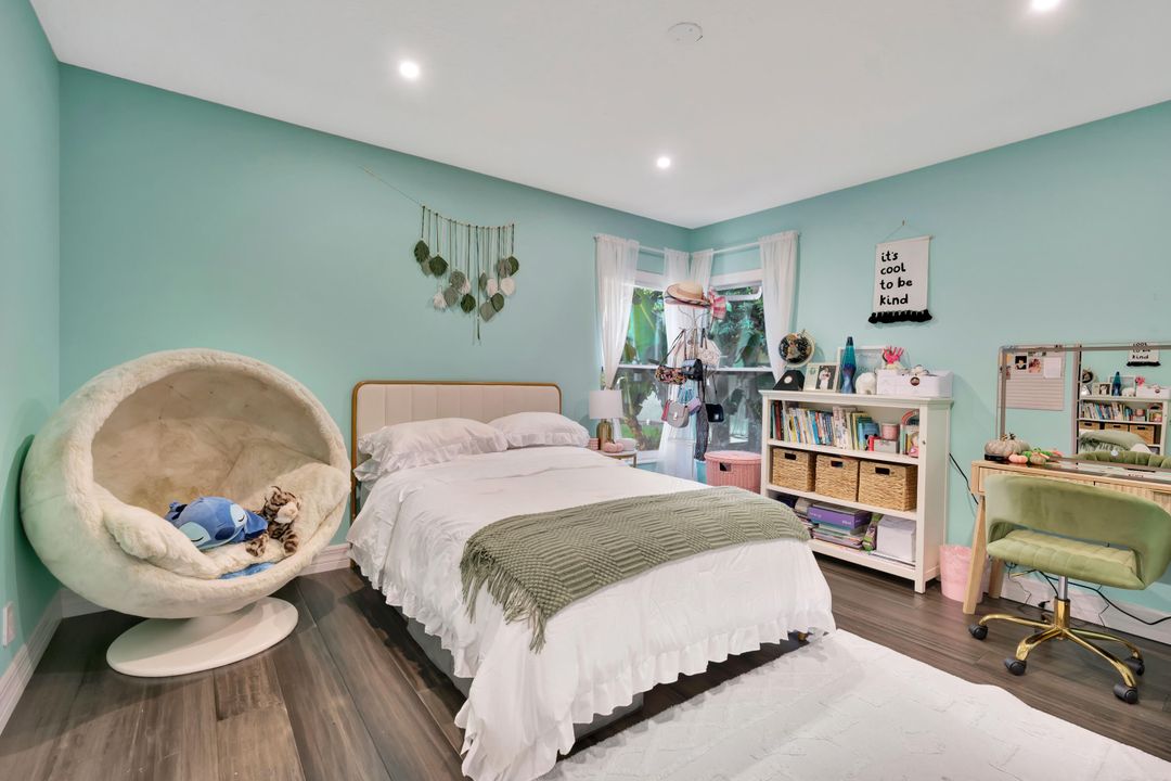 For Sale: $1,499,000 (5 beds, 4 baths, 2877 Square Feet)