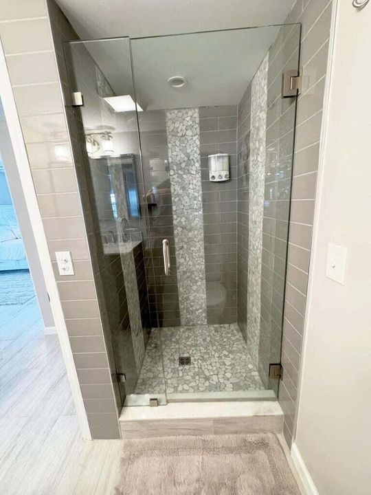 合同活跃: $1,800 (2 贝兹, 2 浴室, 907 平方英尺)