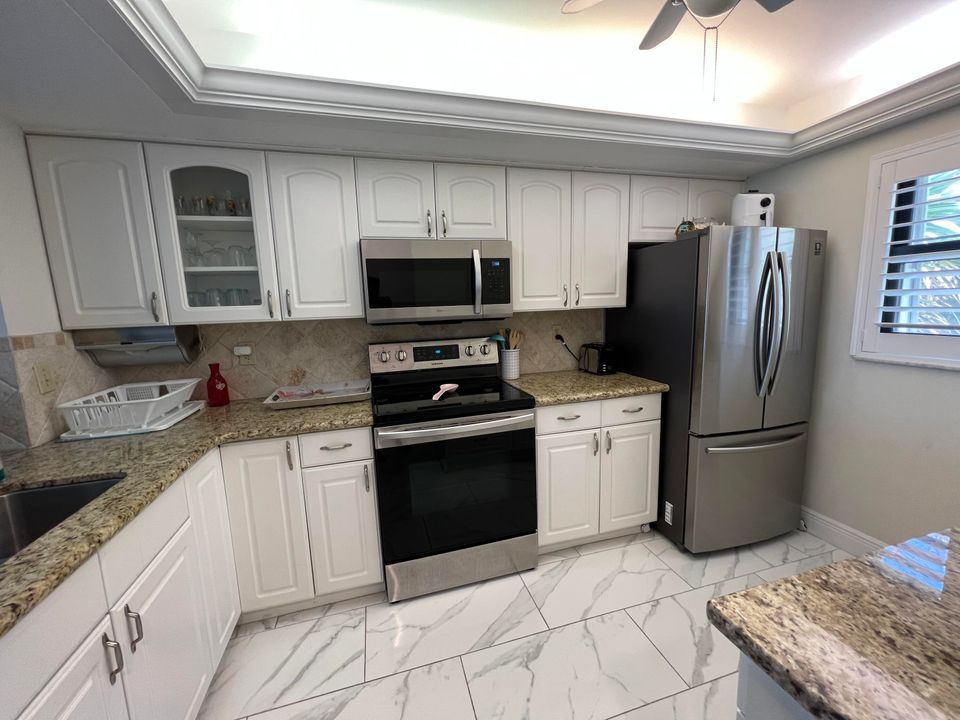 For Rent: $5,500 (2 beds, 2 baths, 1113 Square Feet)