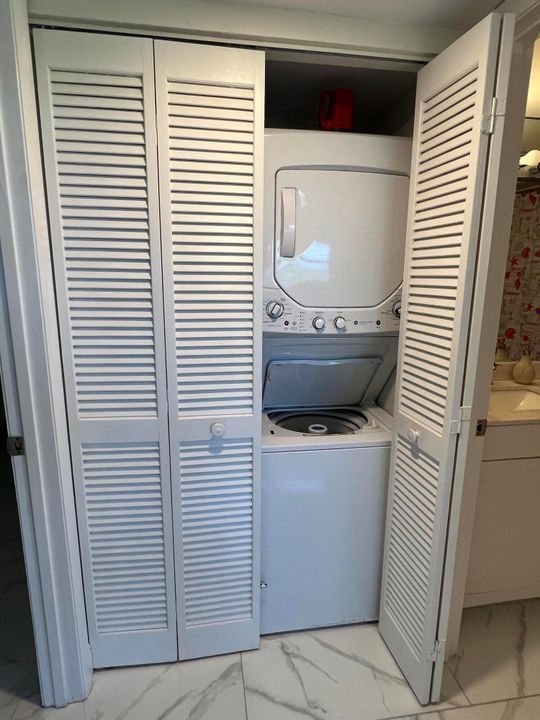 For Rent: $5,500 (2 beds, 2 baths, 1113 Square Feet)