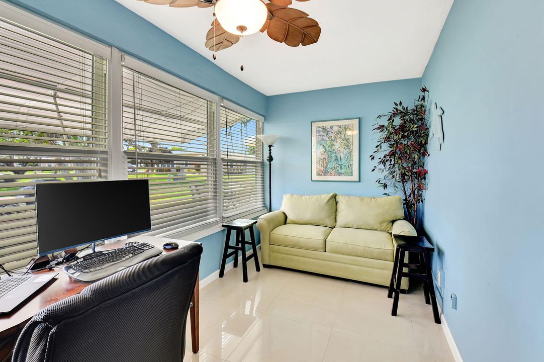 На продажу: $185,000 (1 спален, 1 ванн, 966 Квадратных фут)