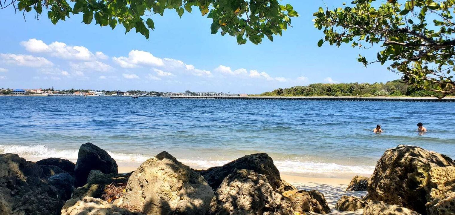 На продажу: $185,000 (1 спален, 1 ванн, 966 Квадратных фут)