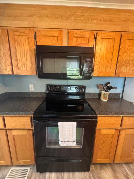 For Sale: $48,000 (2 beds, 2 baths, 1400 Square Feet)