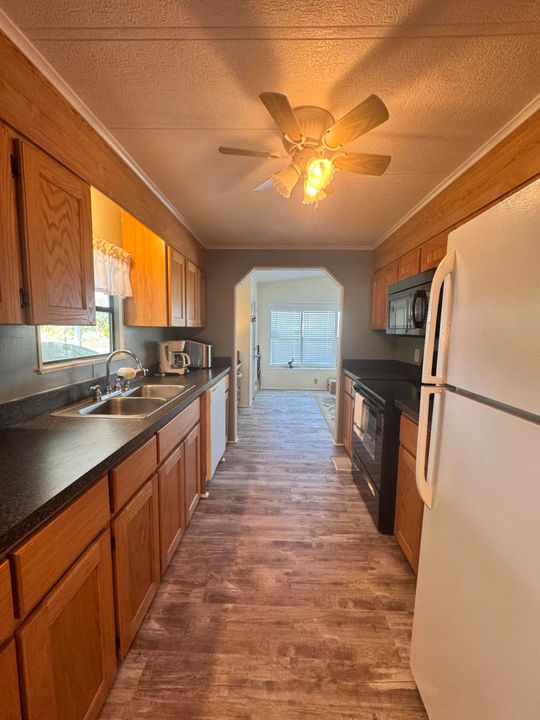 For Sale: $48,000 (2 beds, 2 baths, 1400 Square Feet)