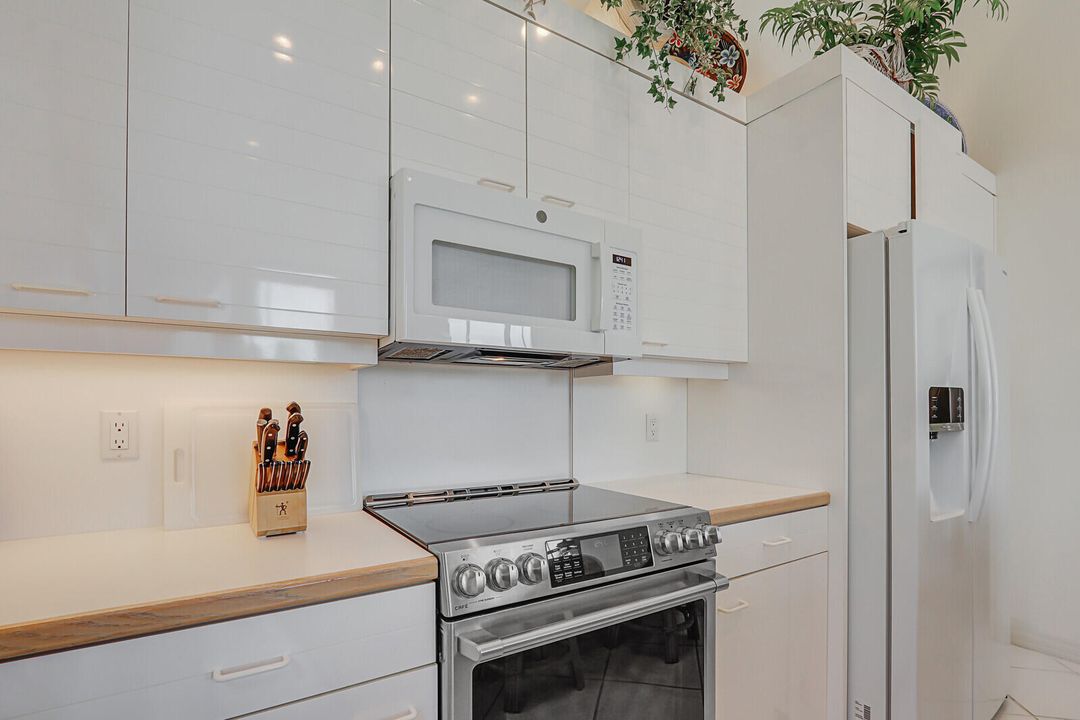 На продажу: $4,495,000 (4 спален, 4 ванн, 3648 Квадратных фут)