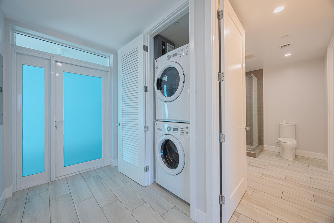 Под контрактом: $375,000 (1 спален, 1 ванн, 1032 Квадратных фут)