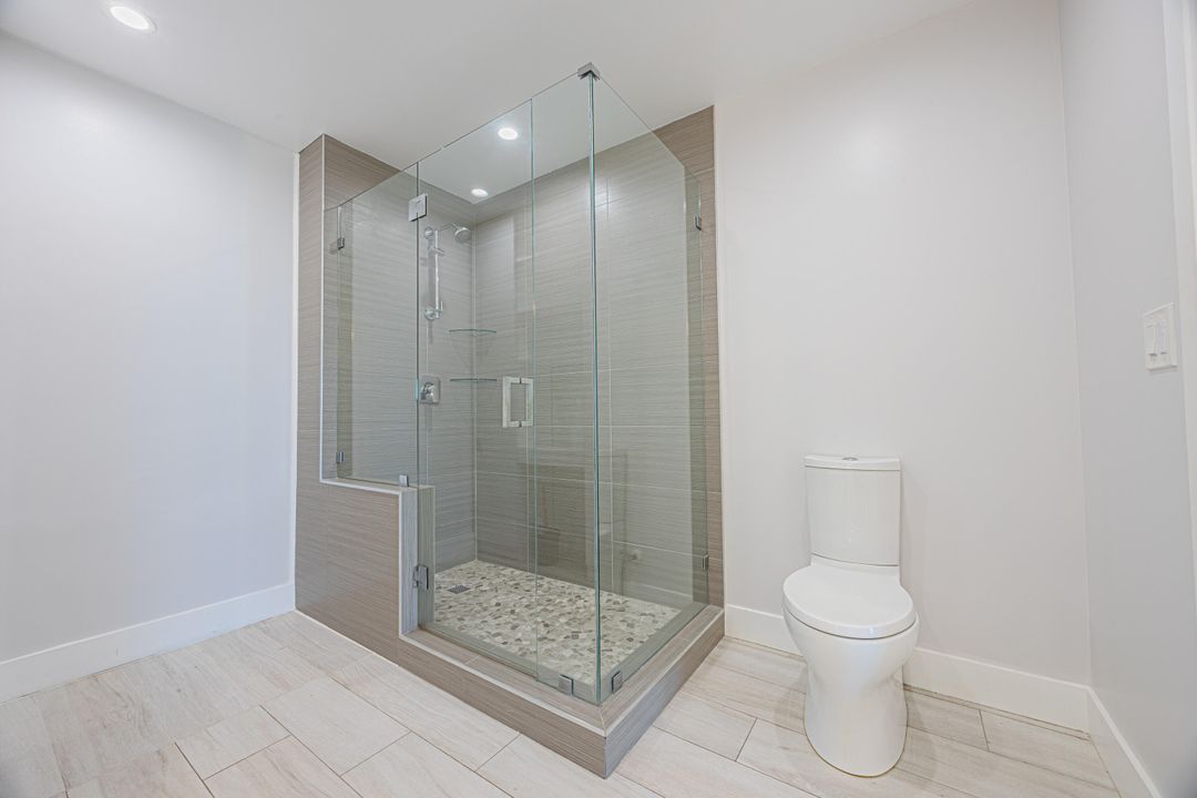 Под контрактом: $375,000 (1 спален, 1 ванн, 1032 Квадратных фут)