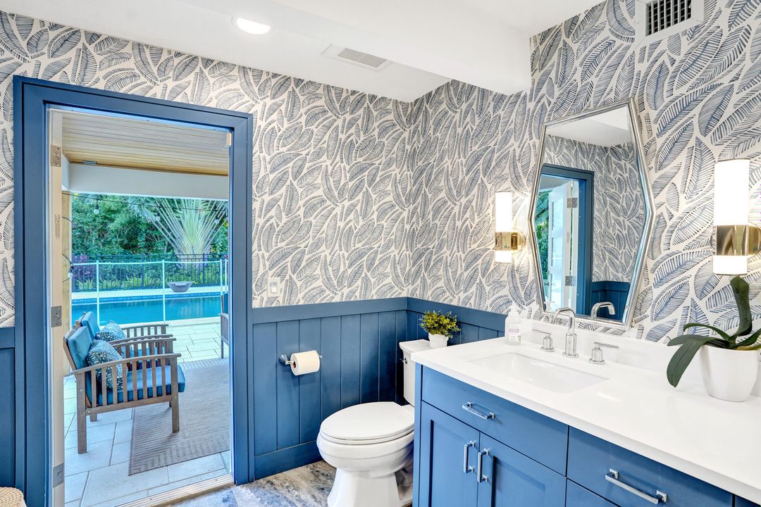 合同活跃: $1,699,900 (4 贝兹, 3 浴室, 2586 平方英尺)