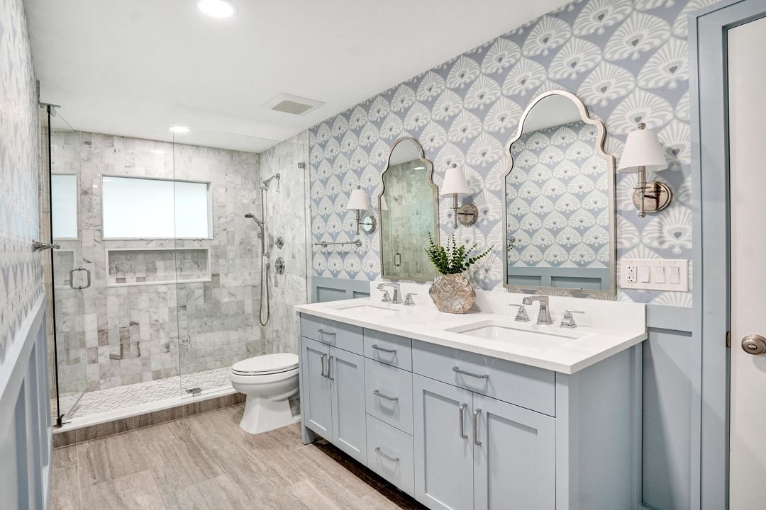 合同活跃: $1,699,900 (4 贝兹, 3 浴室, 2586 平方英尺)