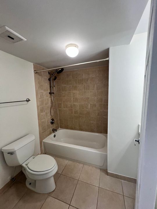 For Rent: $2,800 (2 beds, 2 baths, 1303 Square Feet)