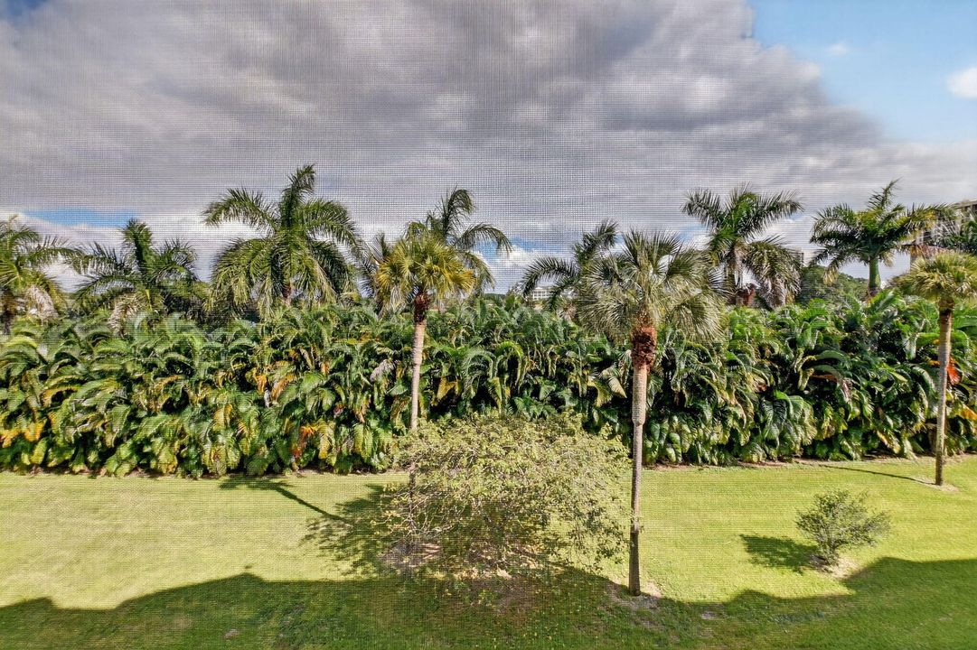 待售: $235,000 (2 贝兹, 2 浴室, 1042 平方英尺)