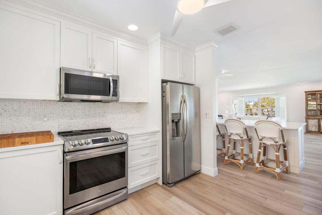 На продажу: $1,275,000 (2 спален, 2 ванн, 1760 Квадратных фут)