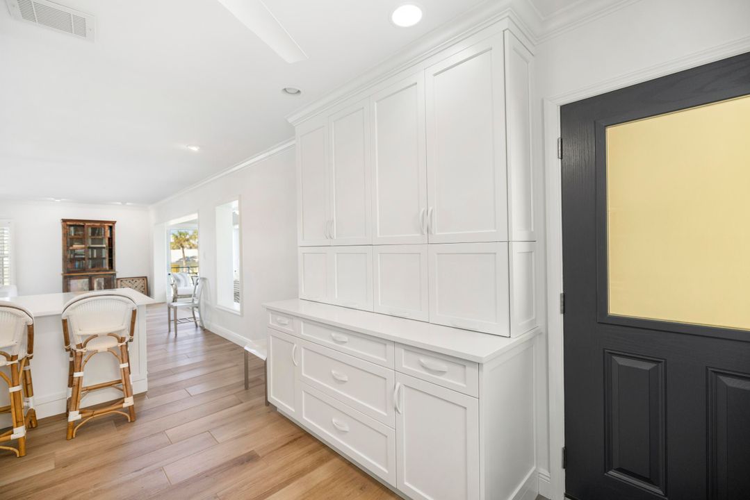 На продажу: $1,275,000 (2 спален, 2 ванн, 1760 Квадратных фут)