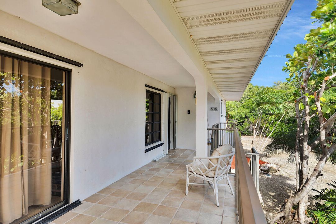 For Sale: $2,800,000 (2 beds, 2 baths, 1509 Square Feet)