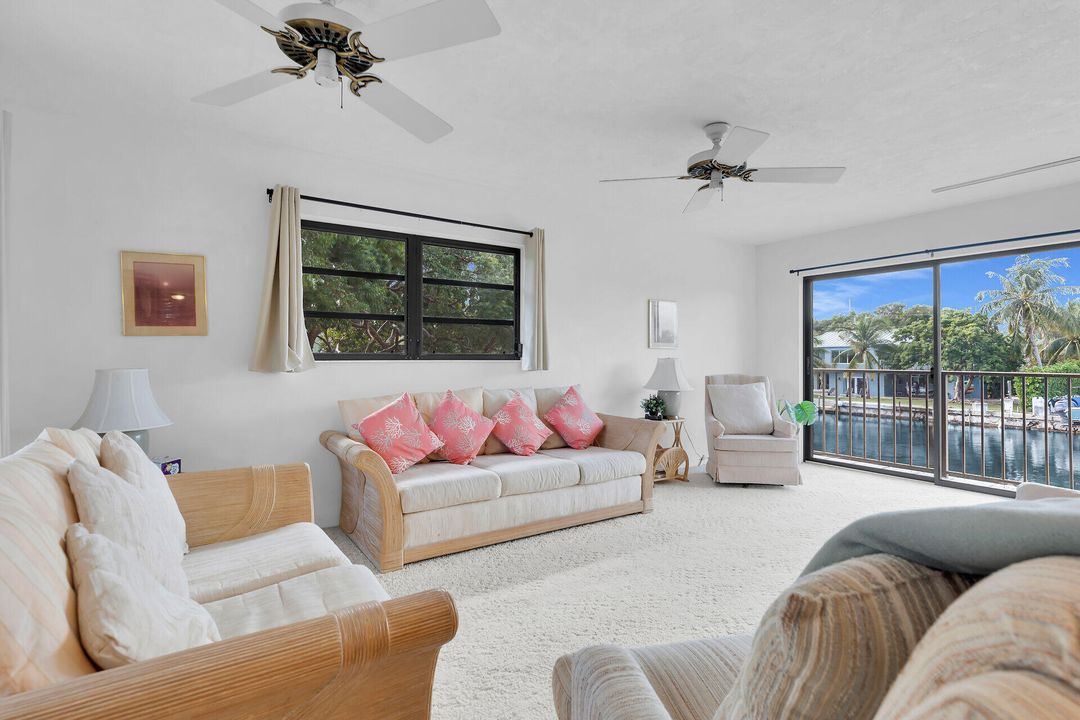 For Sale: $2,800,000 (2 beds, 2 baths, 1509 Square Feet)