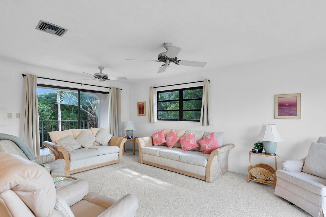 For Sale: $2,800,000 (2 beds, 2 baths, 1509 Square Feet)