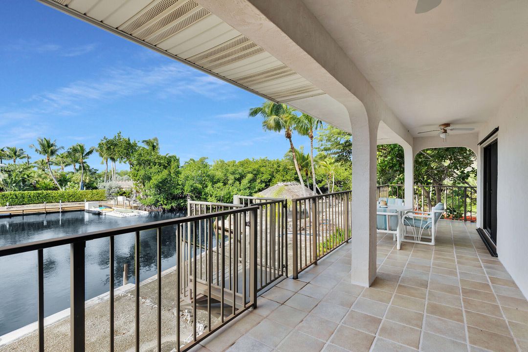 For Sale: $2,800,000 (2 beds, 2 baths, 1509 Square Feet)