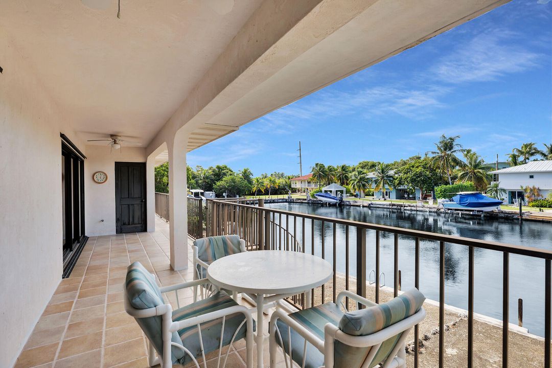 For Sale: $2,800,000 (2 beds, 2 baths, 1509 Square Feet)