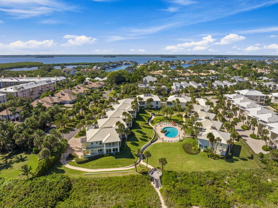 На продажу: $1,275,000 (2 спален, 2 ванн, 1760 Квадратных фут)