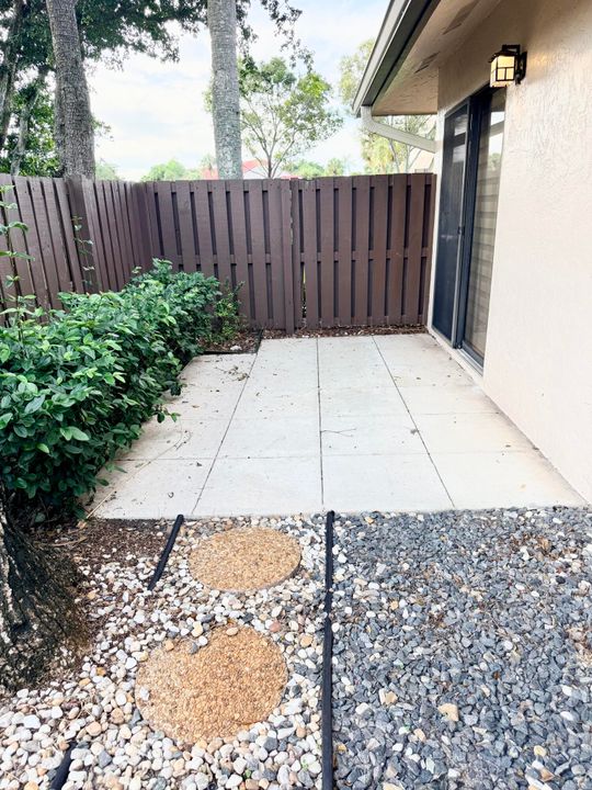 For Sale: $169,900 (2 beds, 2 baths, 1134 Square Feet)