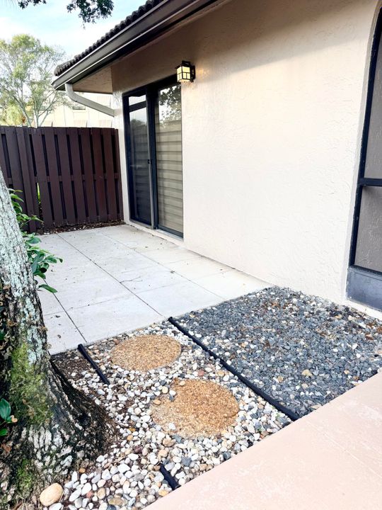 For Sale: $169,900 (2 beds, 2 baths, 1134 Square Feet)