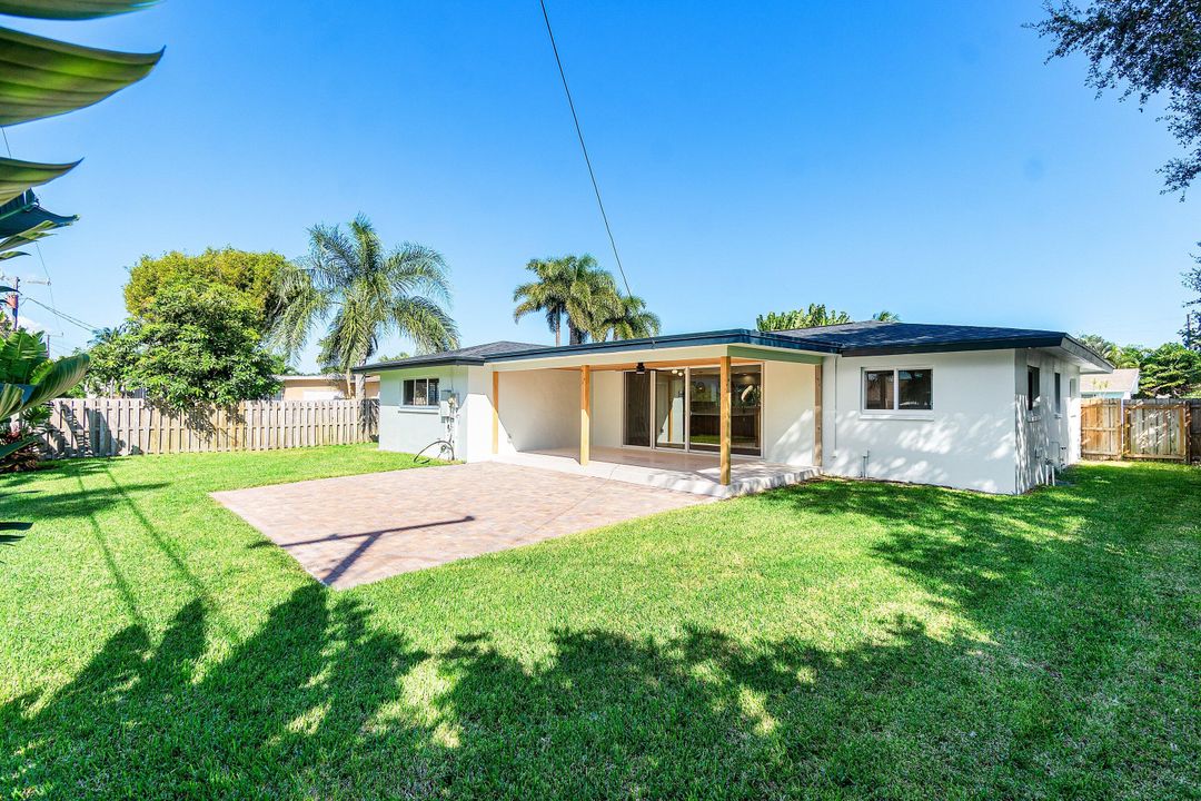 合同活跃: $775,000 (3 贝兹, 2 浴室, 1370 平方英尺)