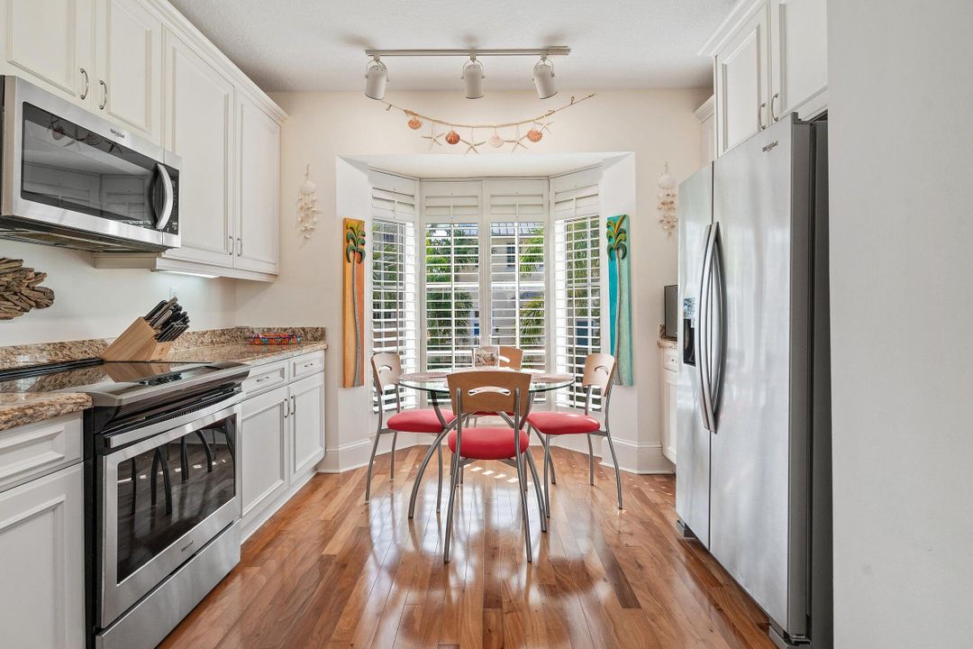 出租: $7,000 (3 贝兹, 3 浴室, 1709 平方英尺)